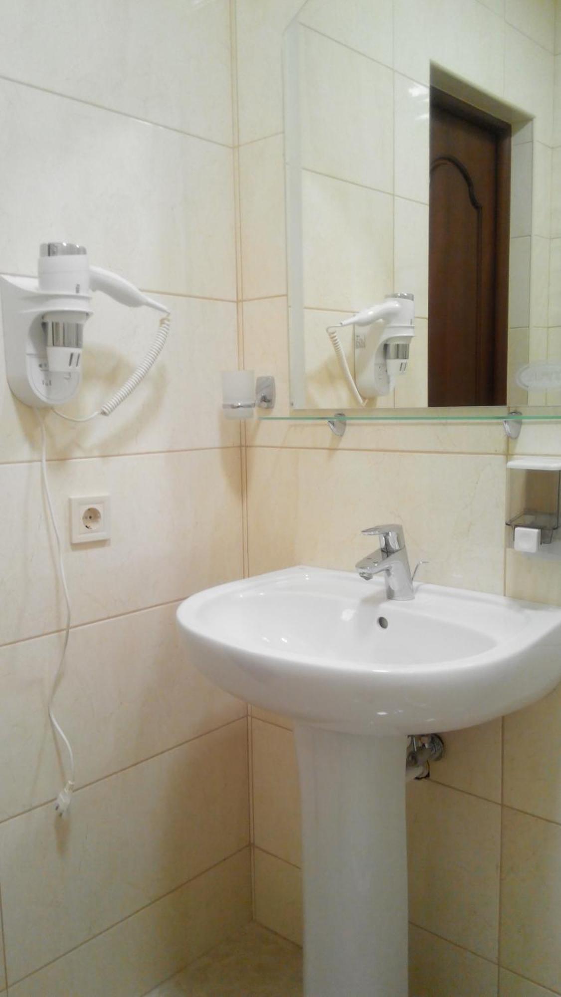 Argo Premium Hotel Лвив Екстериор снимка
