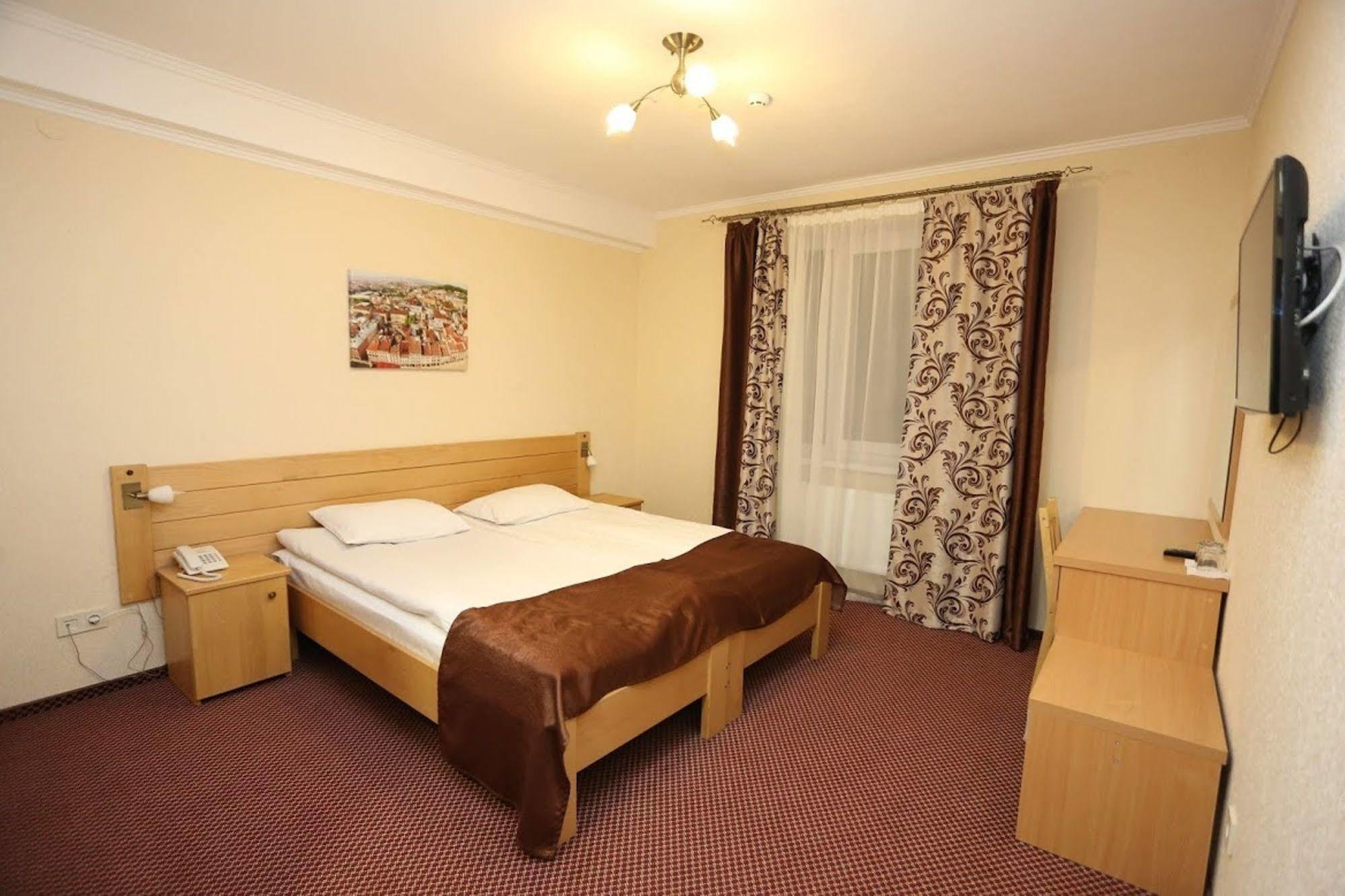 Argo Premium Hotel Лвив Екстериор снимка